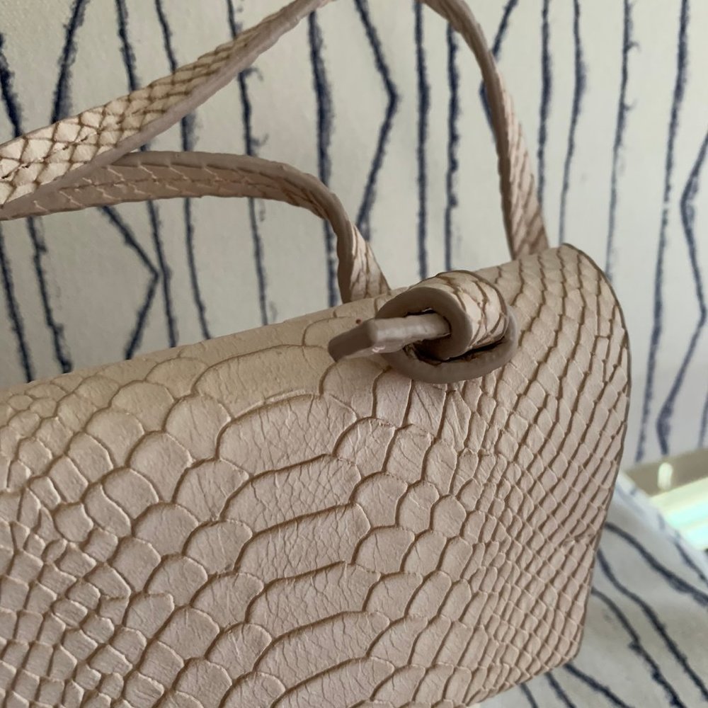 Vera New York Crossbody Bag In Blush - Picture 3 of 13